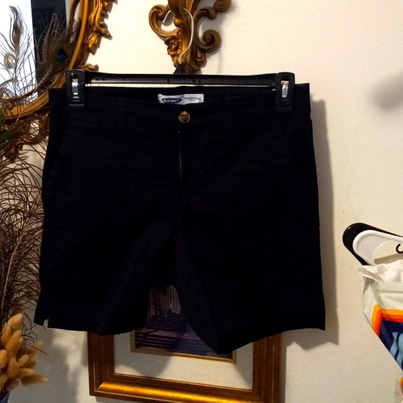 Old Navy Pants - Shorts 6 1/2" inseam by Old Navy